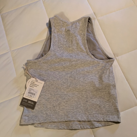 Vuori Pose Plyo Tank Heather Gray - Picture 3 of 3